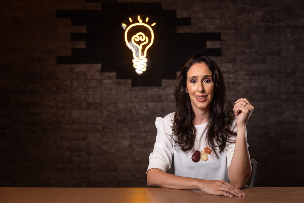Erika Medici é CEO da AXA no Brasil / Divulgação